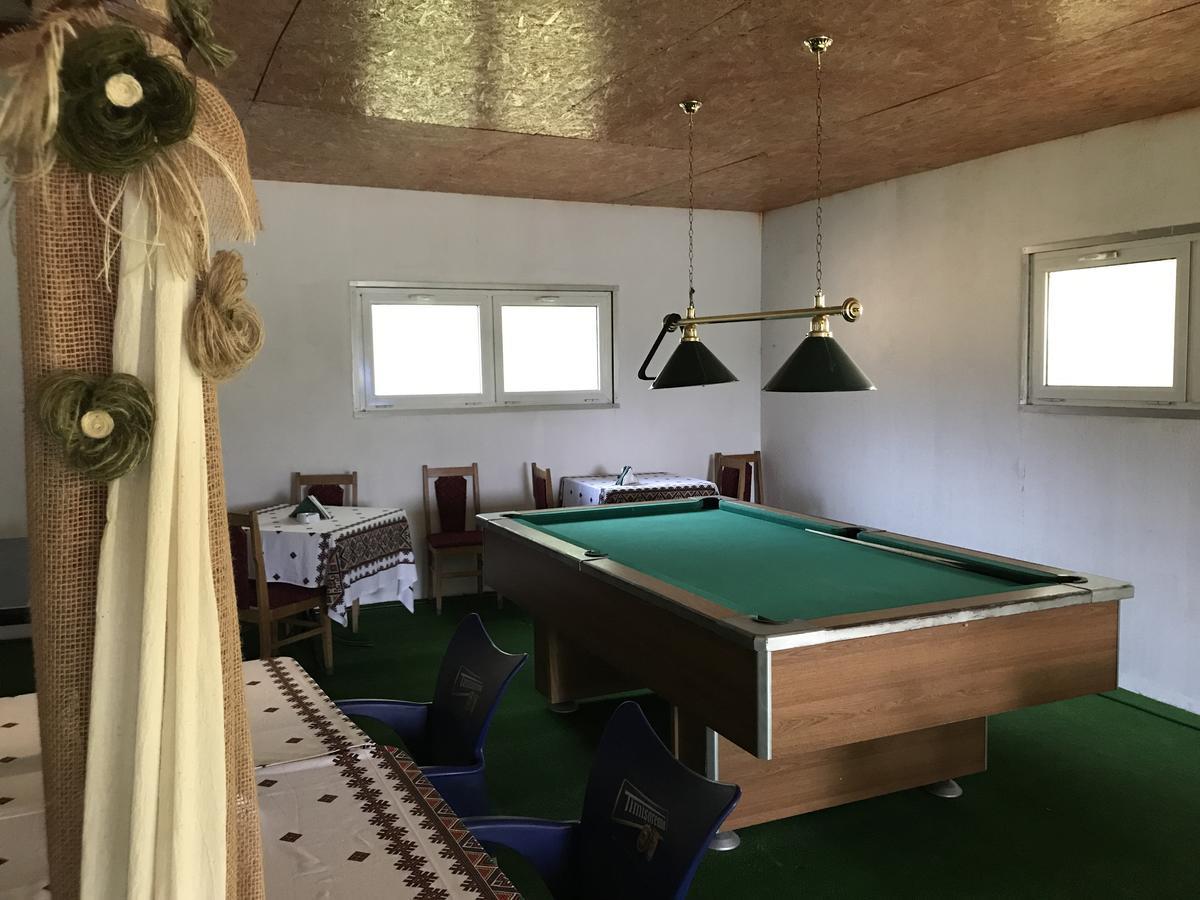 Pensiunea Basarabia Onesti Exteriör bild